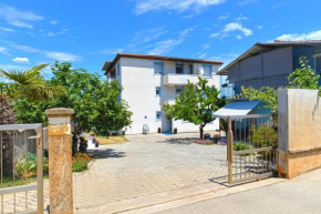 Apartments with a parking space Stinjan, Pula - 19643